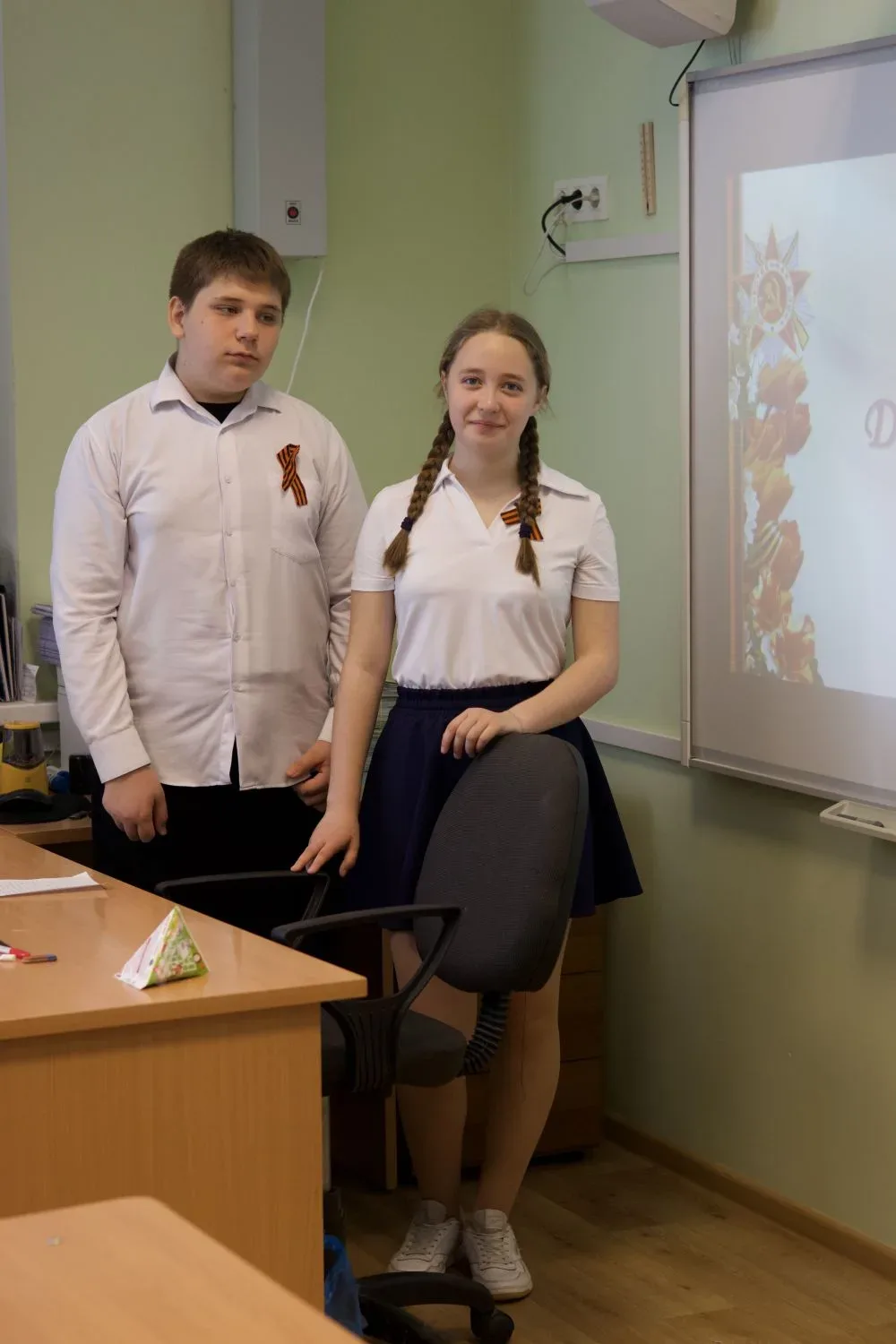 📍Мы помним! Мы гордимся!  В 1В классе прошло важное и очень трогательное занятие в рамках всероссийс