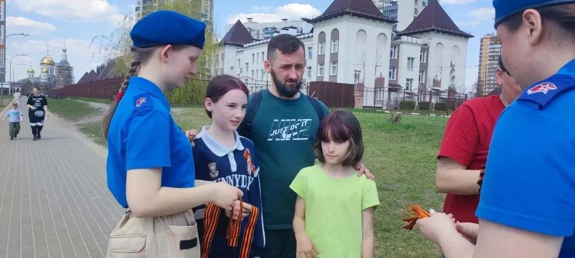 📍Всероссийская акция «Георгиевская ленточка»   В канун Дня Победы воспитанники юнармейского отряда «