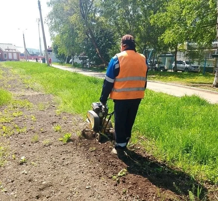 Наведение порядка в городе продолжается!   В пятницу, 22 мая, силами муниципального учреждения «Спец