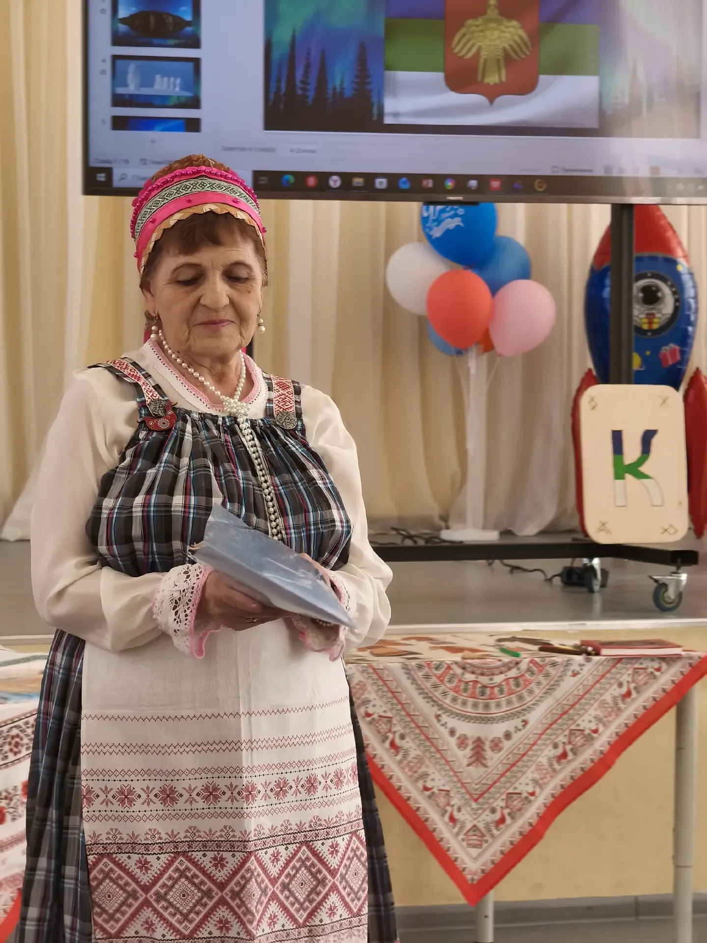 Сегодня в нашей школе прошёл яркий и красочный Коми-фестиваль, в котором с удовольствием приняли уча