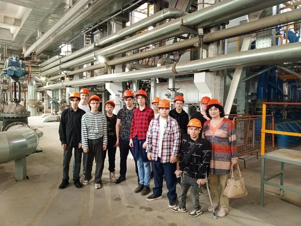 🚆 Экскурсия на Горьковскую железную дорогу и ОАО «Теплосети»  Вчера, 15 мая, ученики 9 класса вместе
