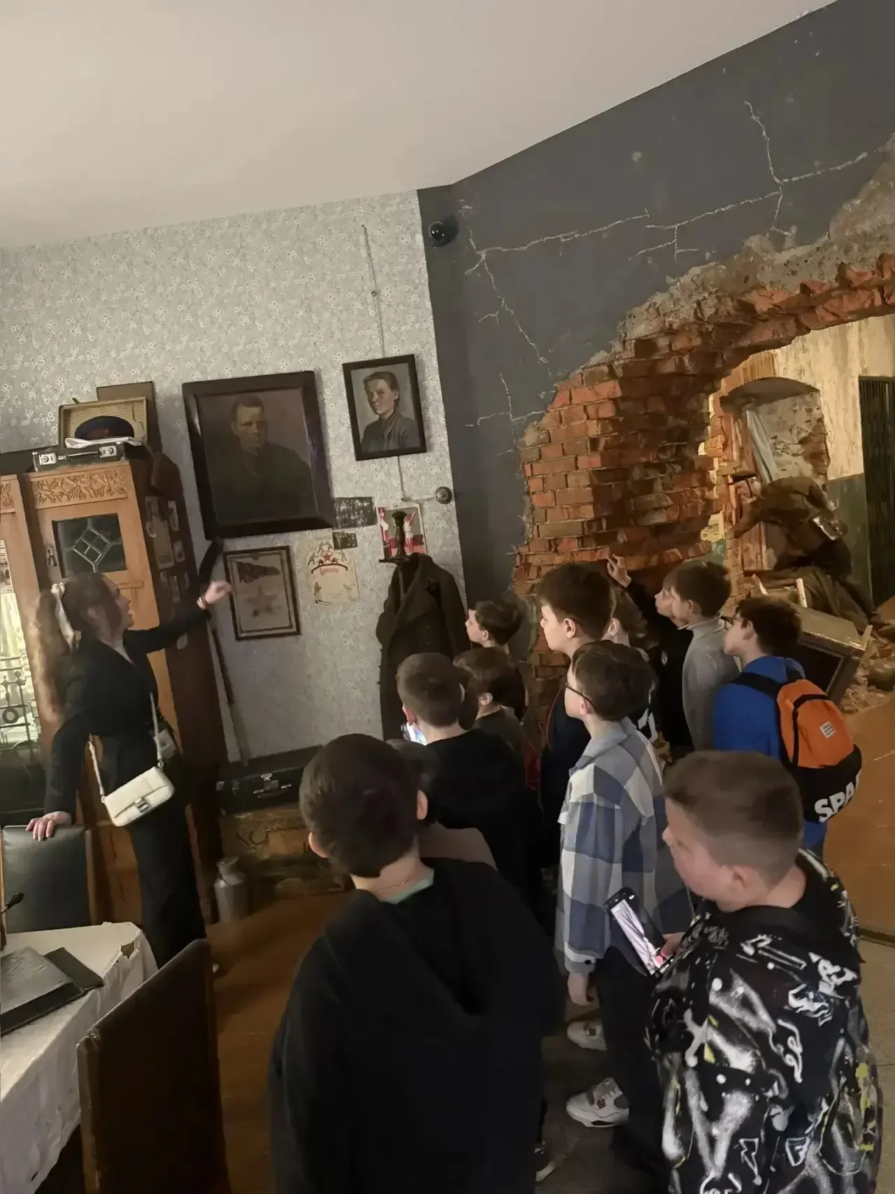 📌 Накануне Дня Победы учащиеся 4"В" класса (кл.руководитель - Жилина О.Б.) побывали на Поклонной гор