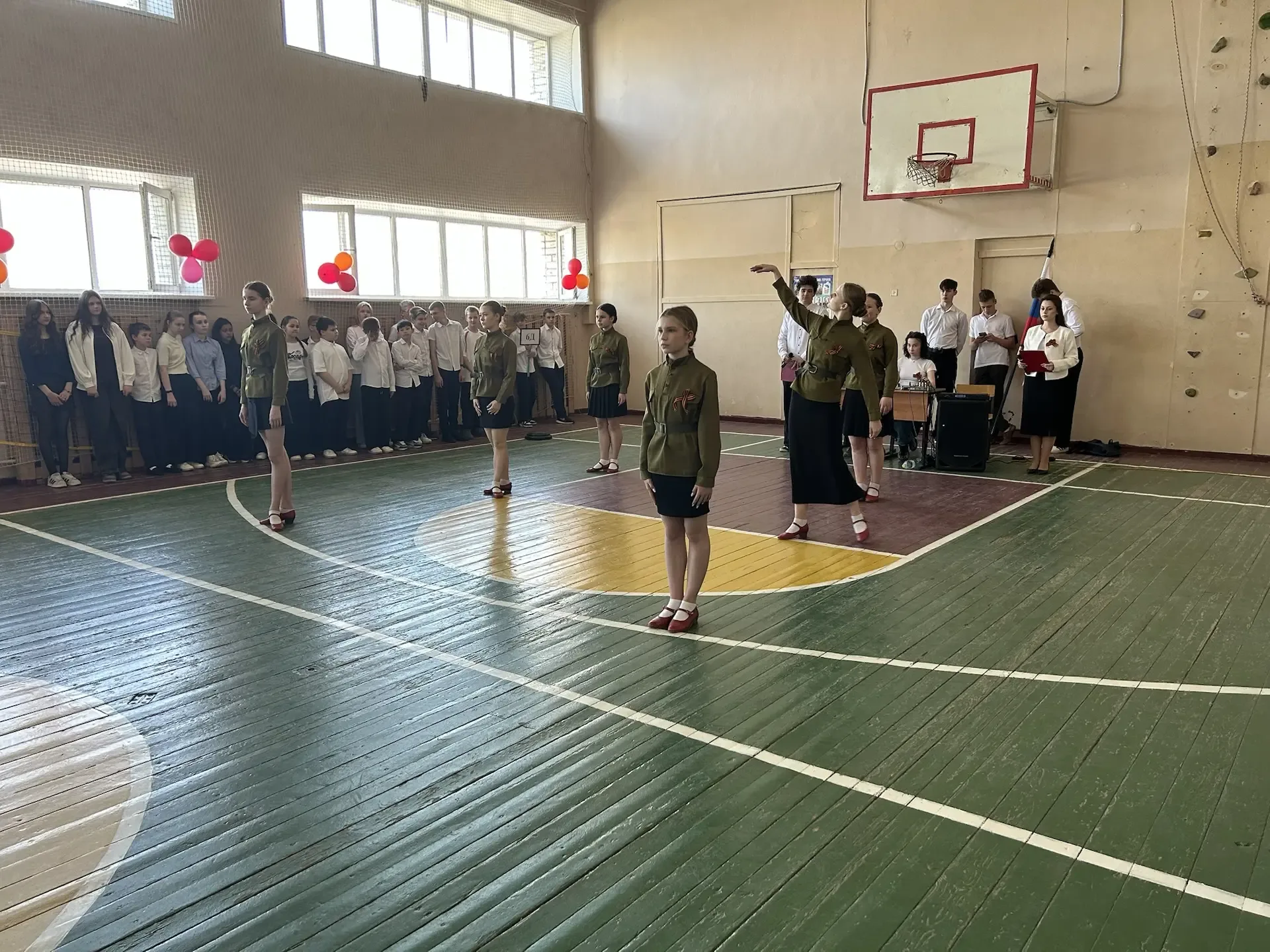 🎉 Браво, ребята! Поздравляем победителей смотра строя и песни, посвященного 9 Мая! 🎉  7 мая, в нашей