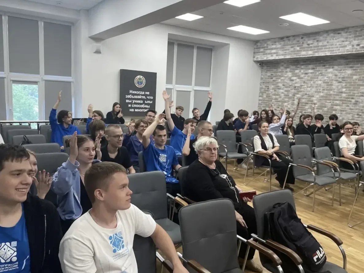 💡 Встреча с лауреатом Всероссийского конкурса «Учитель года России»  Сегодня гостем нашей гимназии в