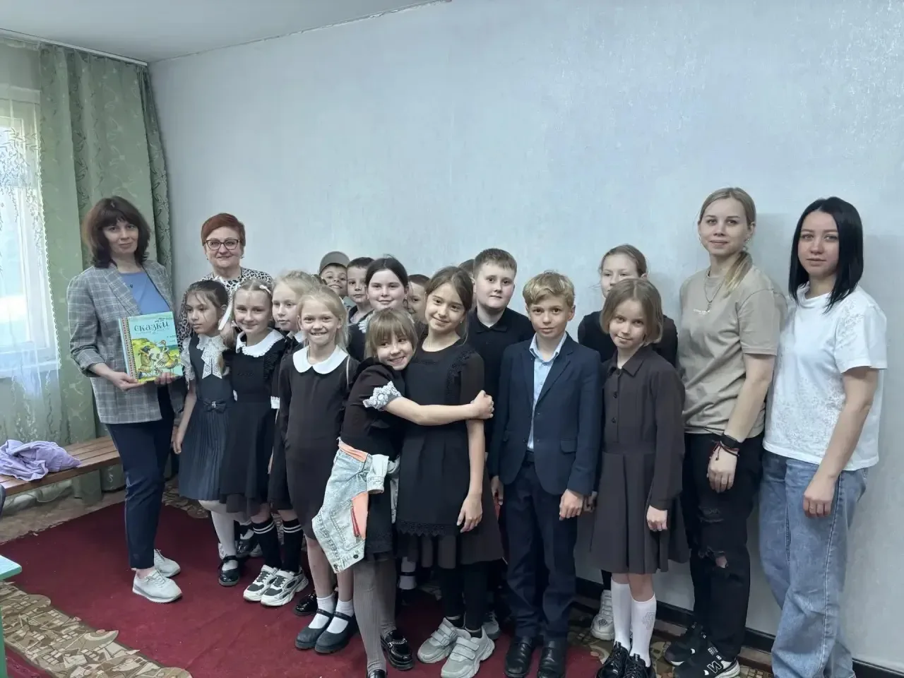 📚 Сегодня в рамках курса внеурочной деятельности «В мире книг» ученики 2Б класса посетили клуб «Хозя