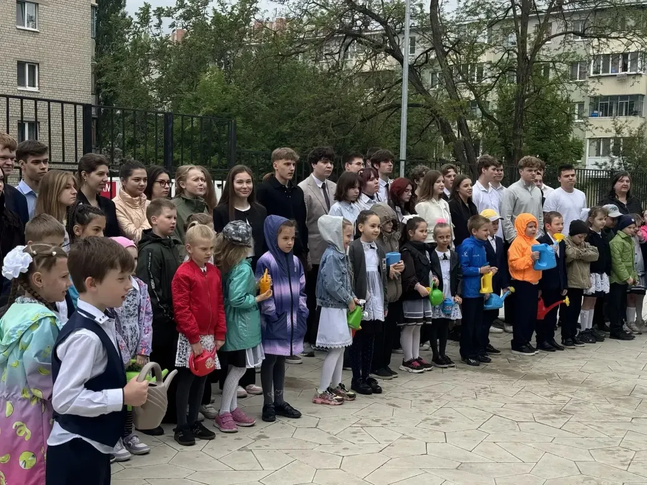 🌹 Новая традиция «Мы в ответе за свою розу»   Сегодня в нашей школе была заложена новая традиция: вы