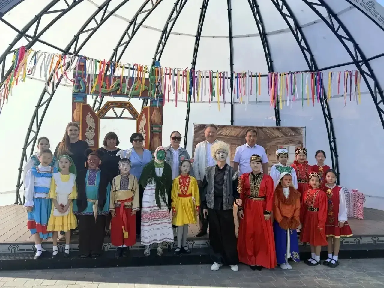 🎭 Театральный триумф: дружба народов в «Теремке»!  Сегодня воспитанники театральной студии «Лидерлэн