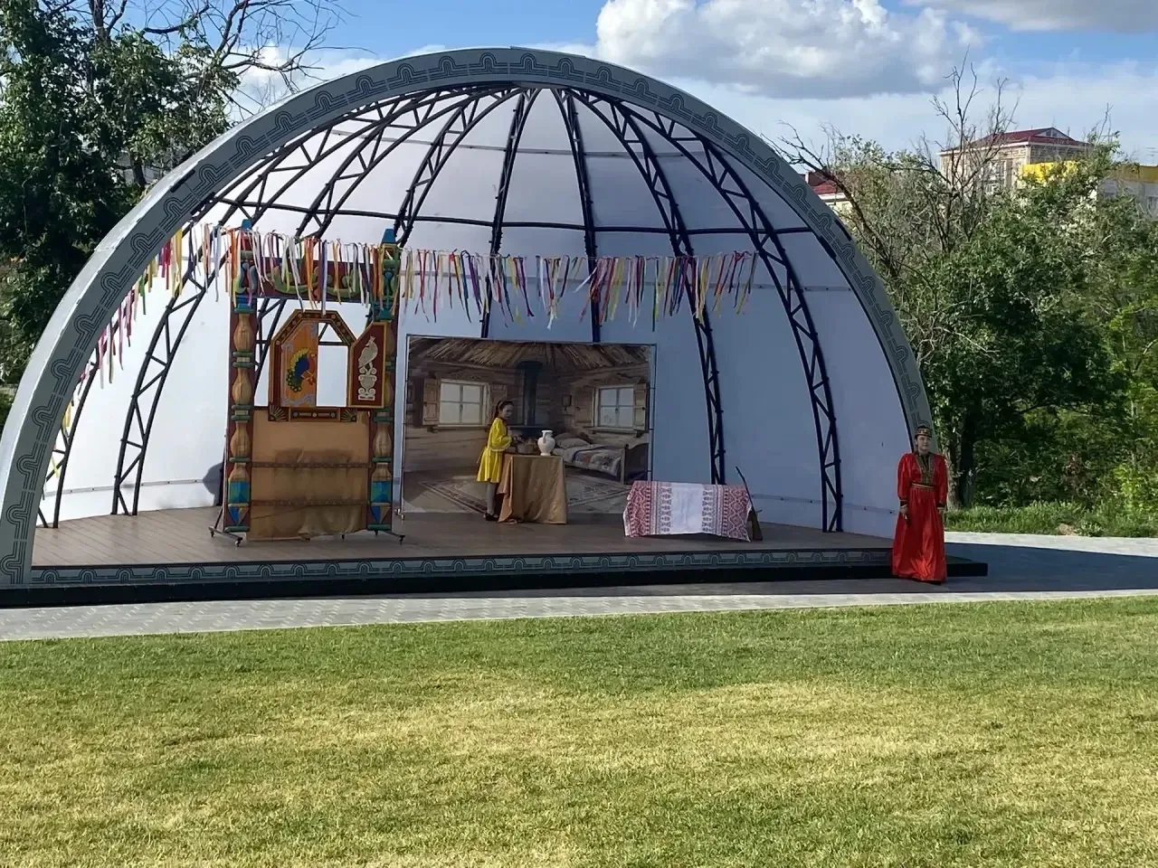 🎭 Театральный триумф: дружба народов в «Теремке»!  Сегодня воспитанники театральной студии «Лидерлэн