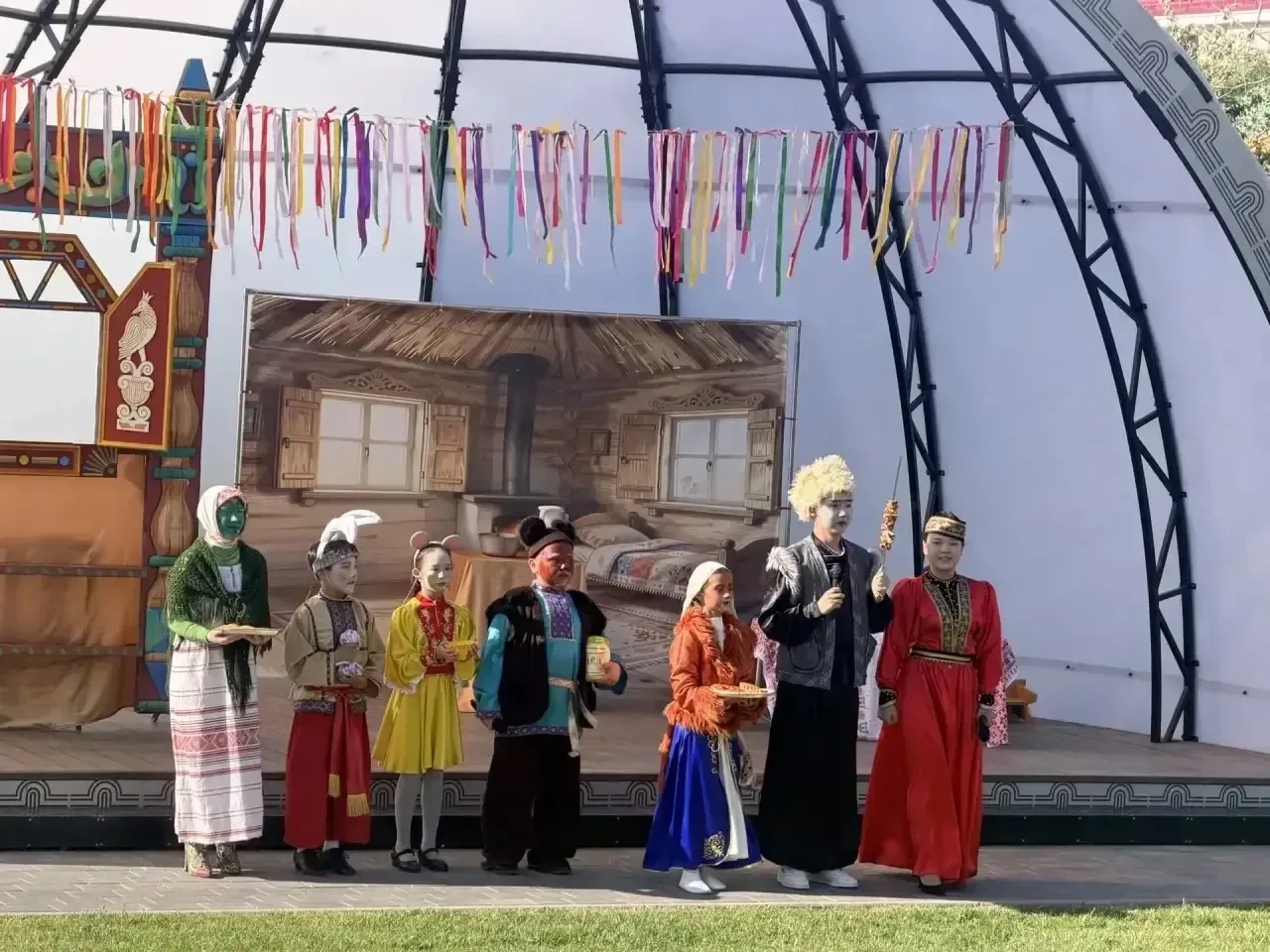 🎭 Театральный триумф: дружба народов в «Теремке»!  Сегодня воспитанники театральной студии «Лидерлэн