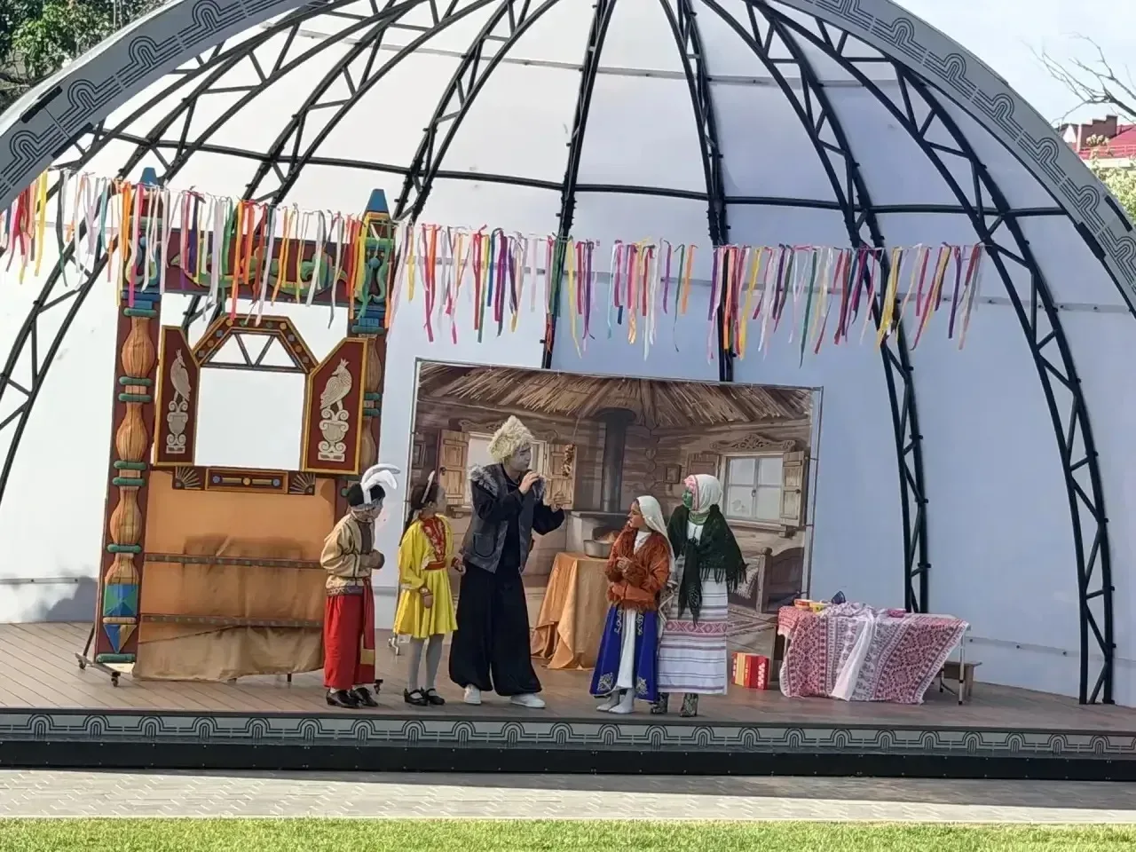 🎭 Театральный триумф: дружба народов в «Теремке»!  Сегодня воспитанники театральной студии «Лидерлэн