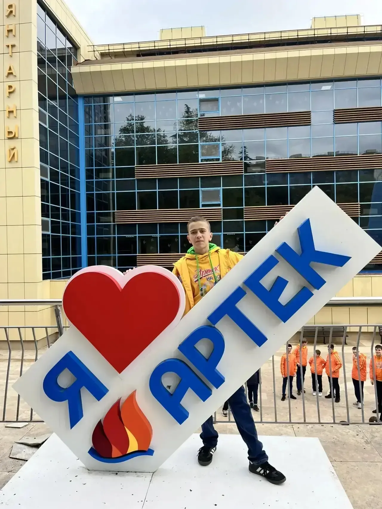 🎭Ученик нашей школы и воспитанник театральной студии «Лидерлэнд» Арен Авдалян прямо сейчас находится