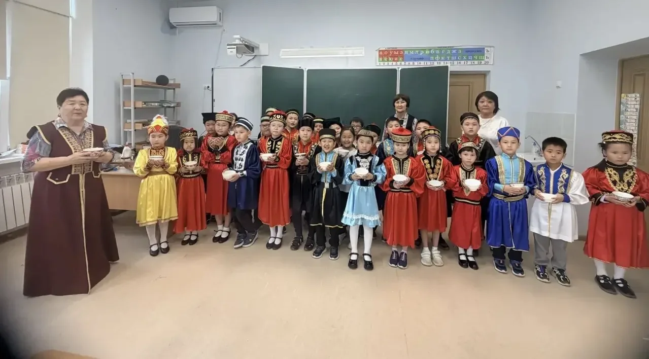 16 мая День калмыцкого чая.   Ежегодно в третью субботу мая жители Калмыкии отмечают День калмыцкого