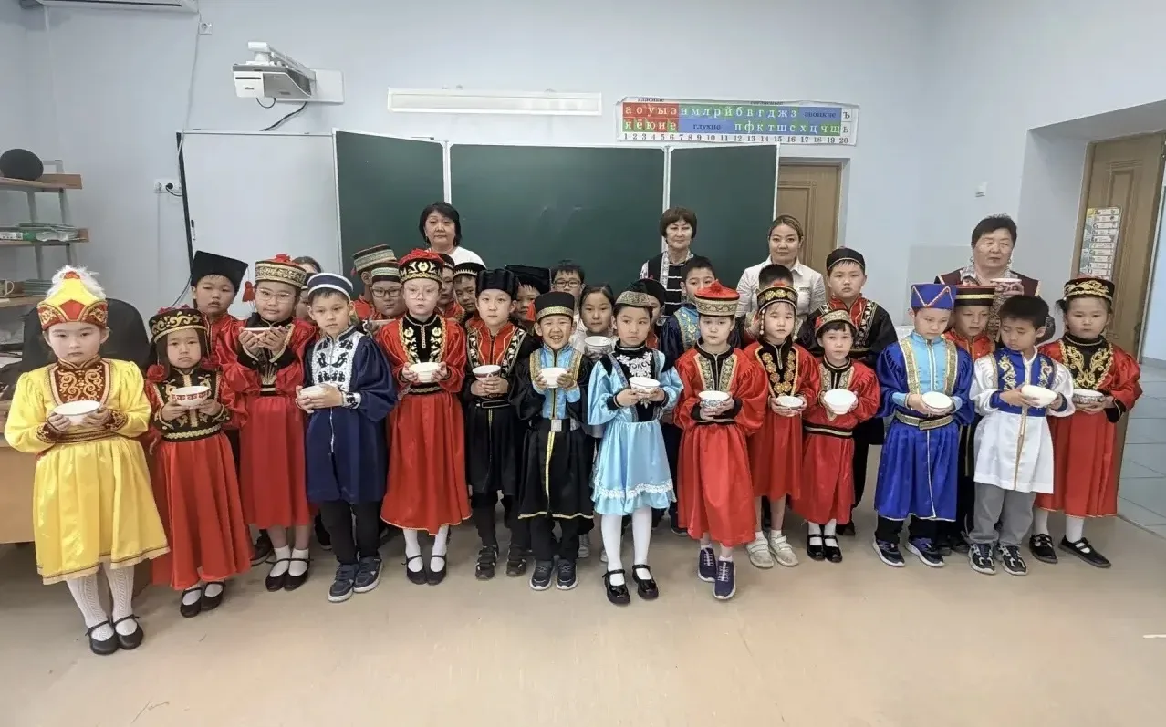16 мая День калмыцкого чая.   Ежегодно в третью субботу мая жители Калмыкии отмечают День калмыцкого