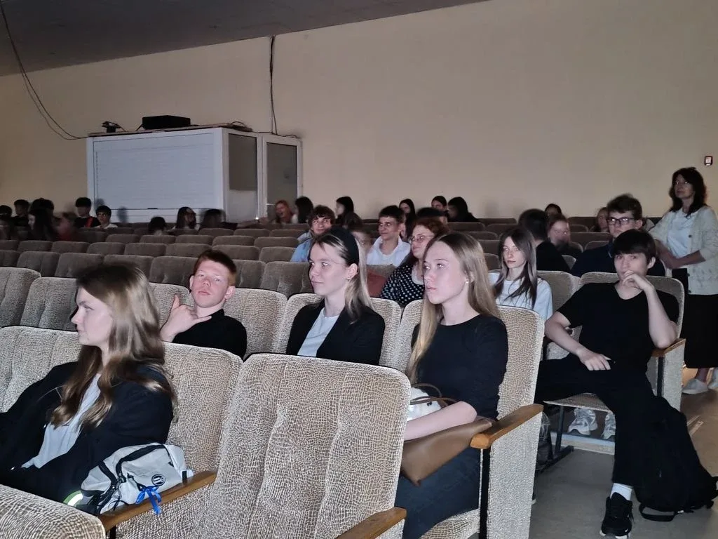 ✅Сегодня наши ученики устроили себе настоящий кинопраздник! Дружной компанией мы отправились в кинот