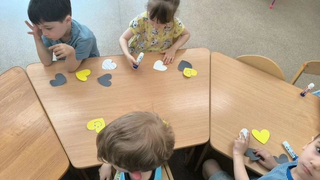 🐝День пчëл в группе Одуванчики.  🌻Малыши знакомились с этими трудолюбивыми насекомыми и сделали заме