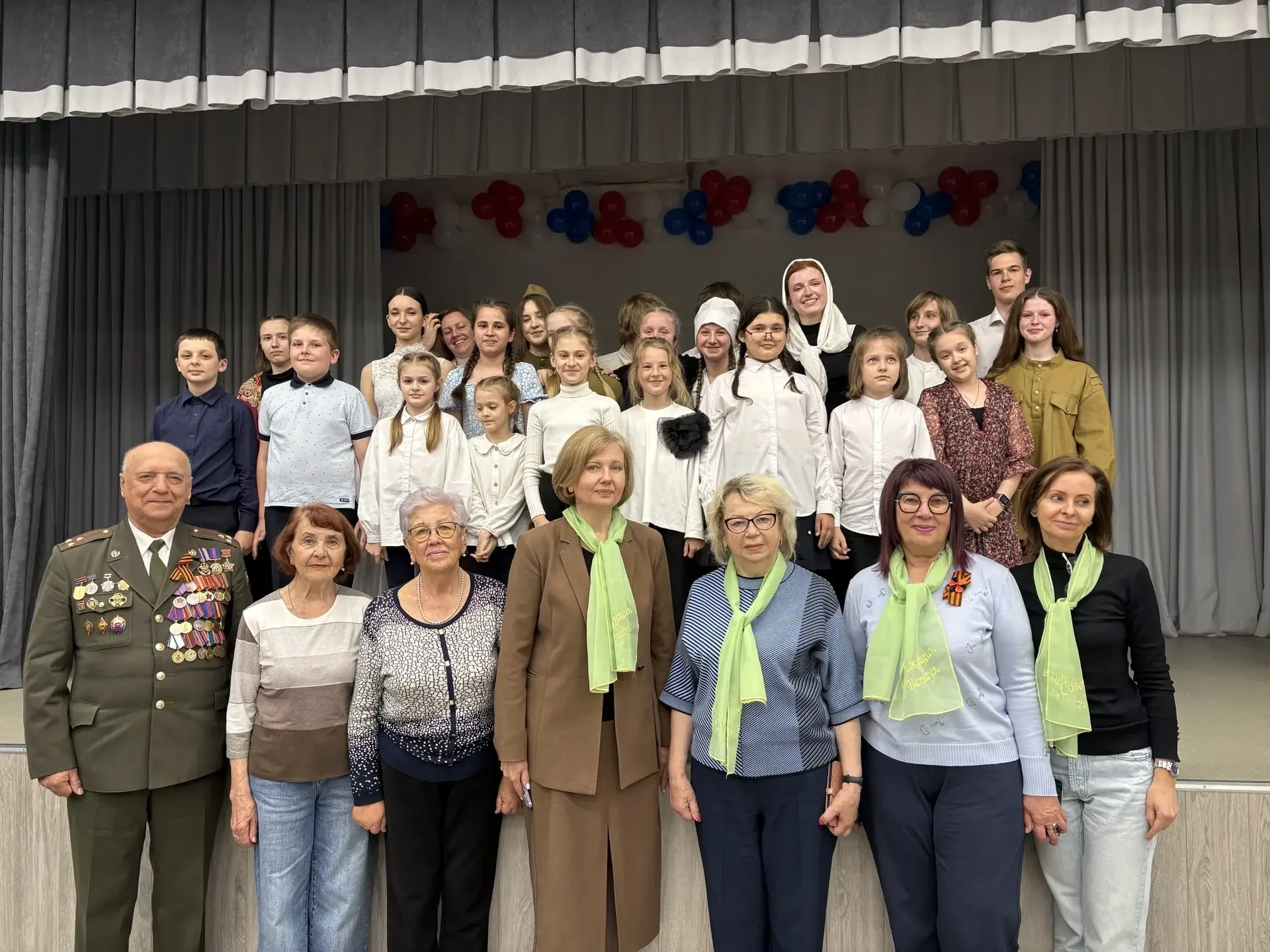 🎭 В гимназии №27 прошёл спектакль «Закаты алые»  В нашей гимназии состоялся показ спектакля «Закаты 