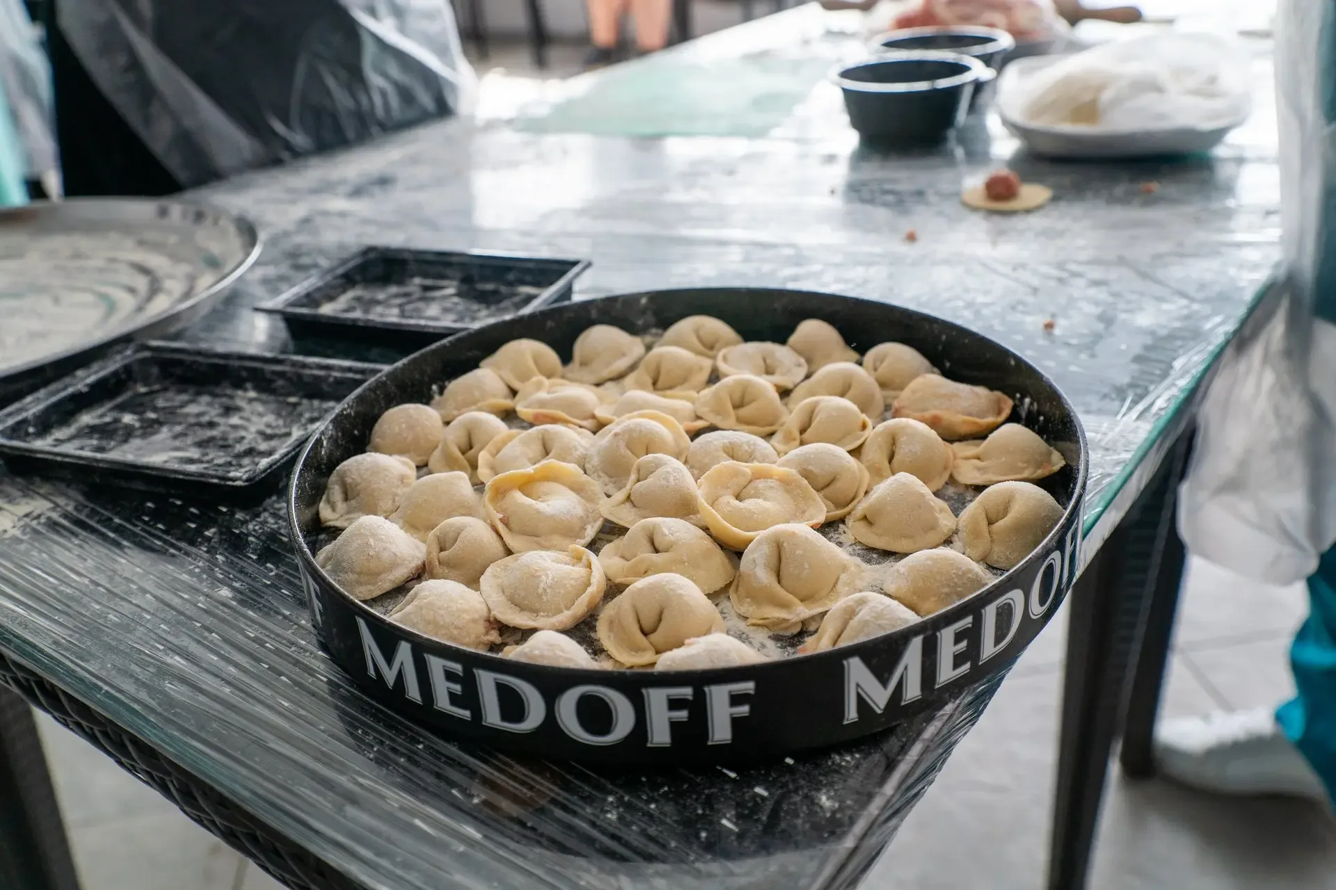 🥟👩Кулинарный фестиваль «День-Пельмень» сегодня в «Азовском»! Вкусно и весело☀️  💌Мы будем рады ответ