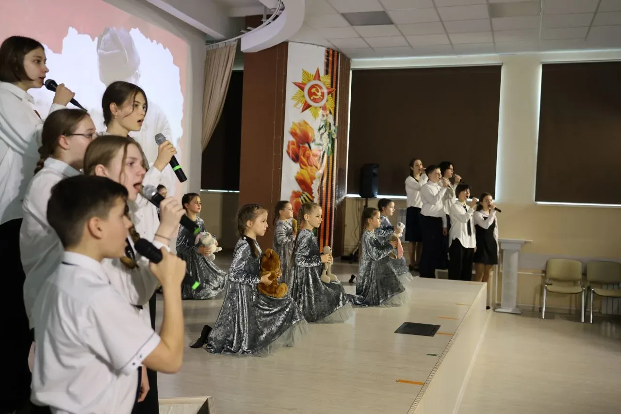 День Победы в нашей школе: память, гордость, благодарность 🎖️  Сегодня в стенах нашей школы прошёл п