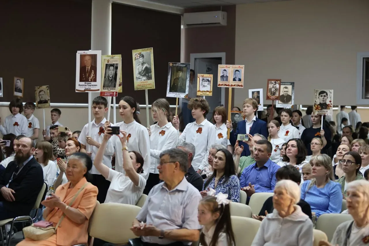 День Победы в нашей школе: память, гордость, благодарность 🎖️  Сегодня в стенах нашей школы прошёл п