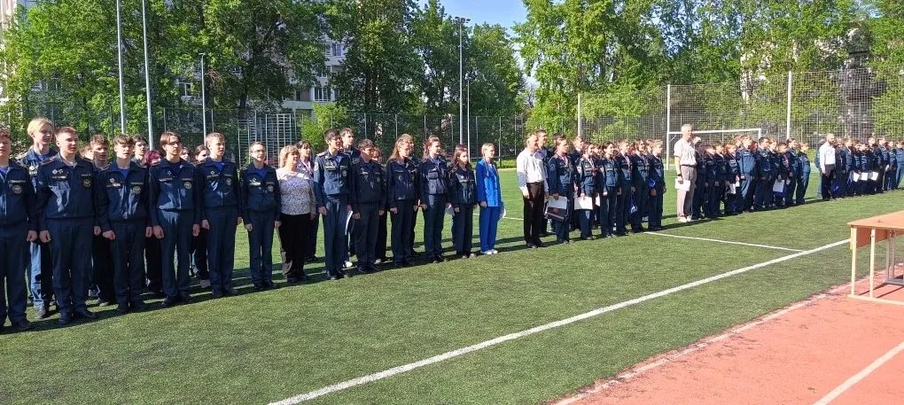 Финальные аккорды учебного года! 🎓 Сегодня в школе прошла итоговая линейка с награждением наших заме