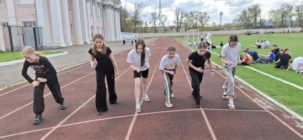 🏆 Президентские состязания на стадионе имени Н. Гастелло  Сегодня на стадионе имени Н. Гастелло прош