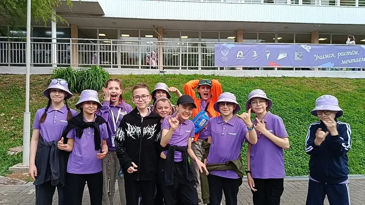 📸 На связи «Орлёнок»!  Привет всем от победителей «Орлята России» 👋 Команда 4 В класса прямо сейчас 