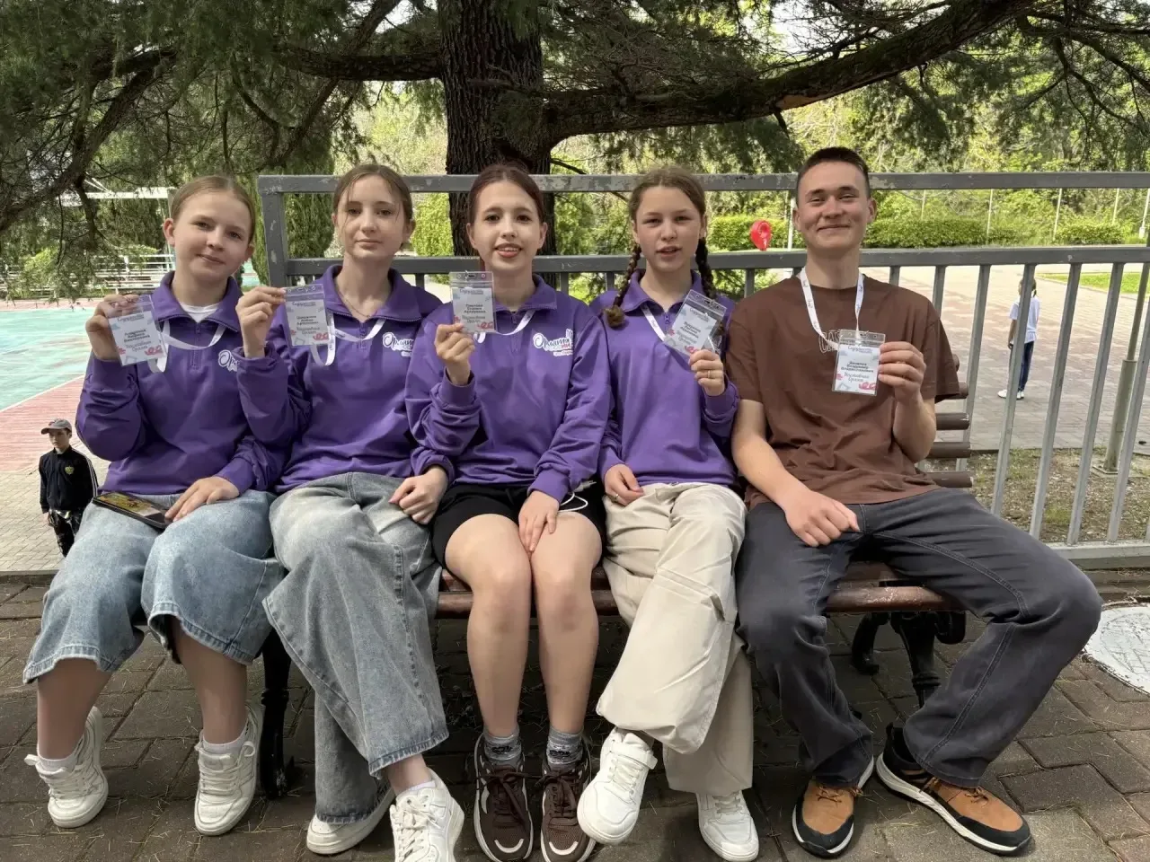 📸 На связи «Орлёнок»!  Привет всем от победителей «Орлята России» 👋 Команда 4 В класса прямо сейчас 