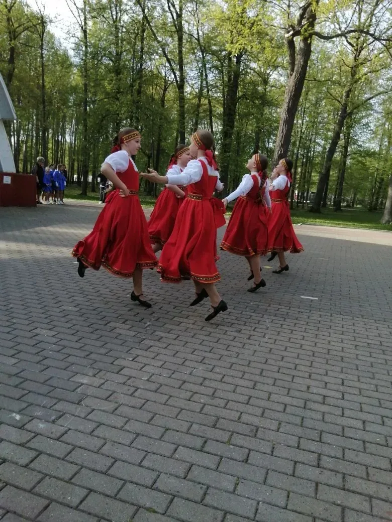 В Пролетарском парке города Саранска 9 мая состоялся концерт с участием учеников 41 школы. Задор, яр