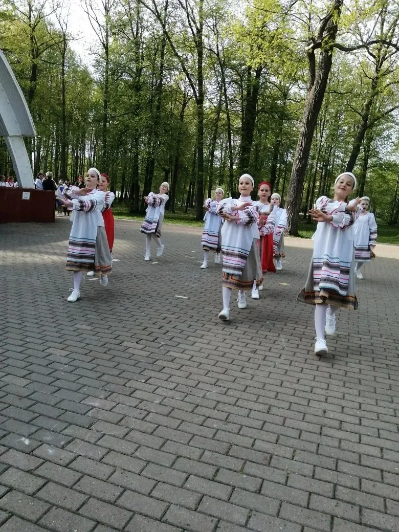 В Пролетарском парке города Саранска 9 мая состоялся концерт с участием учеников 41 школы. Задор, яр