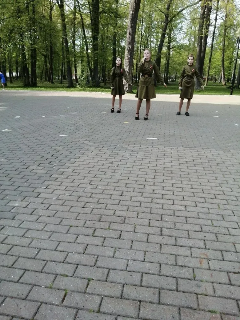 В Пролетарском парке города Саранска 9 мая состоялся концерт с участием учеников 41 школы. Задор, яр