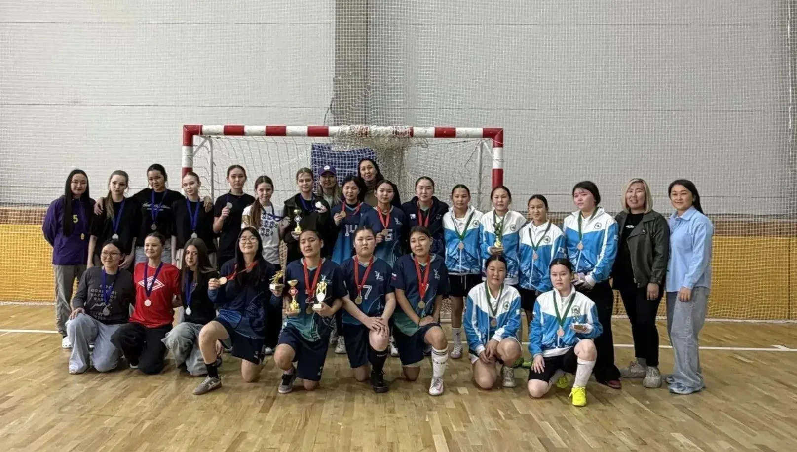 Поздравляем команду лицея №6 с серебром «Кубка Адару»! 🥈⚽️Девочки 2011–2012 г.р. показали характер, 