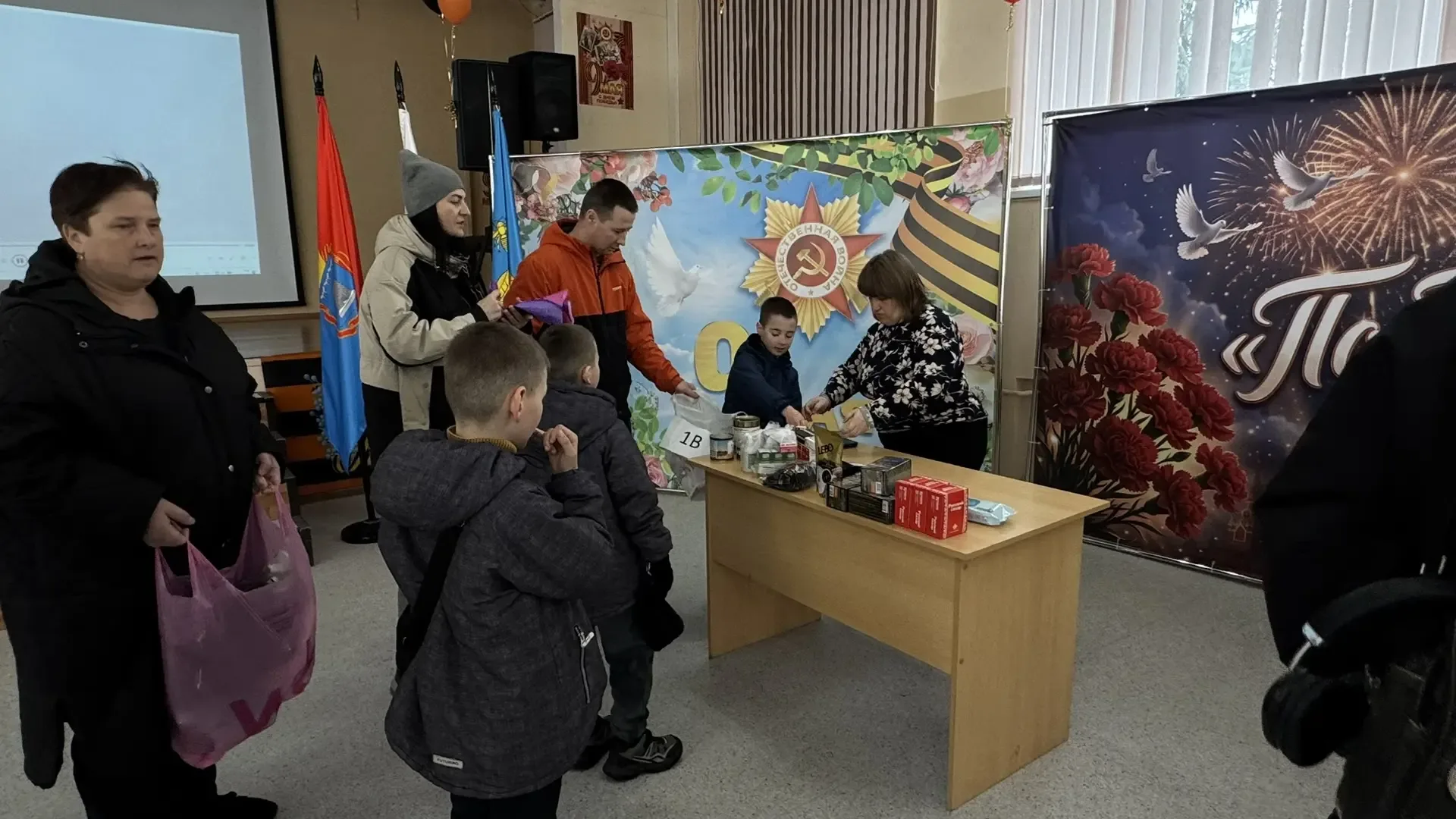 🇷🇺 Лицей объединяет сердца для поддержки наших героев! 🇷🇺  Сегодня на базе нашего лицея прошёл масшт