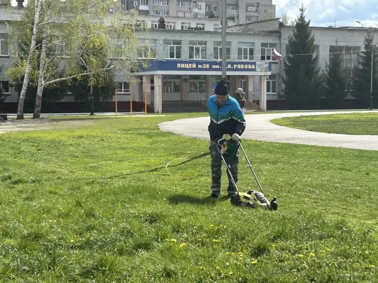 🌿 Весенний субботник – 2026: порядок, уют и труд во благо лицея! 🌿  Сегодня учащиеся и педагоги лице