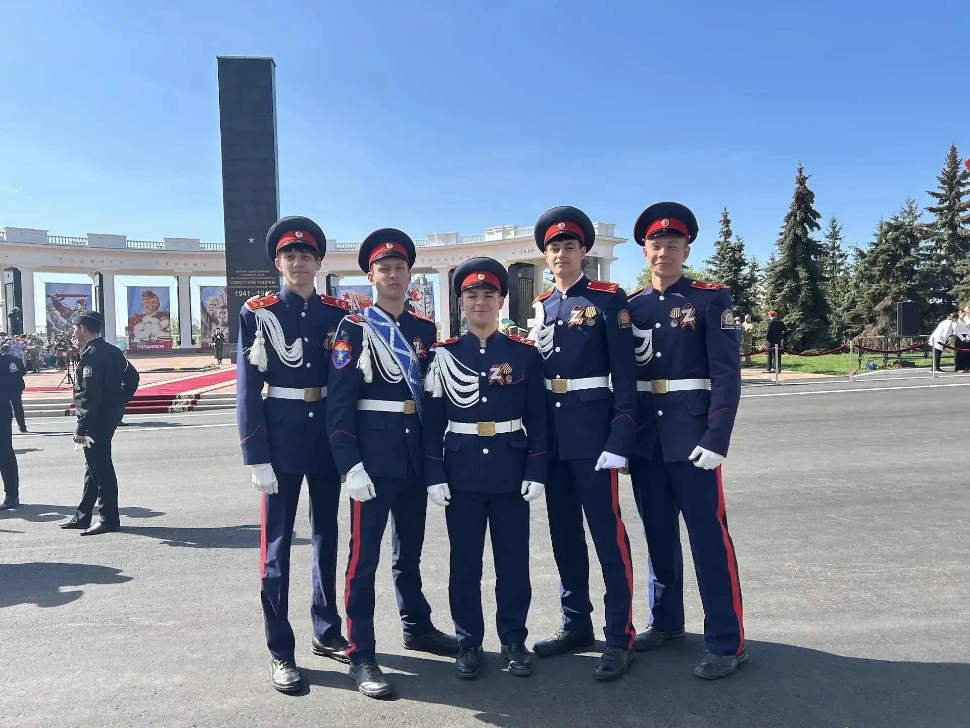 Кадеты школы №30 в строю Парада Победы на Советской площади!  Сегодня, 9 мая 2026 года, на главной п