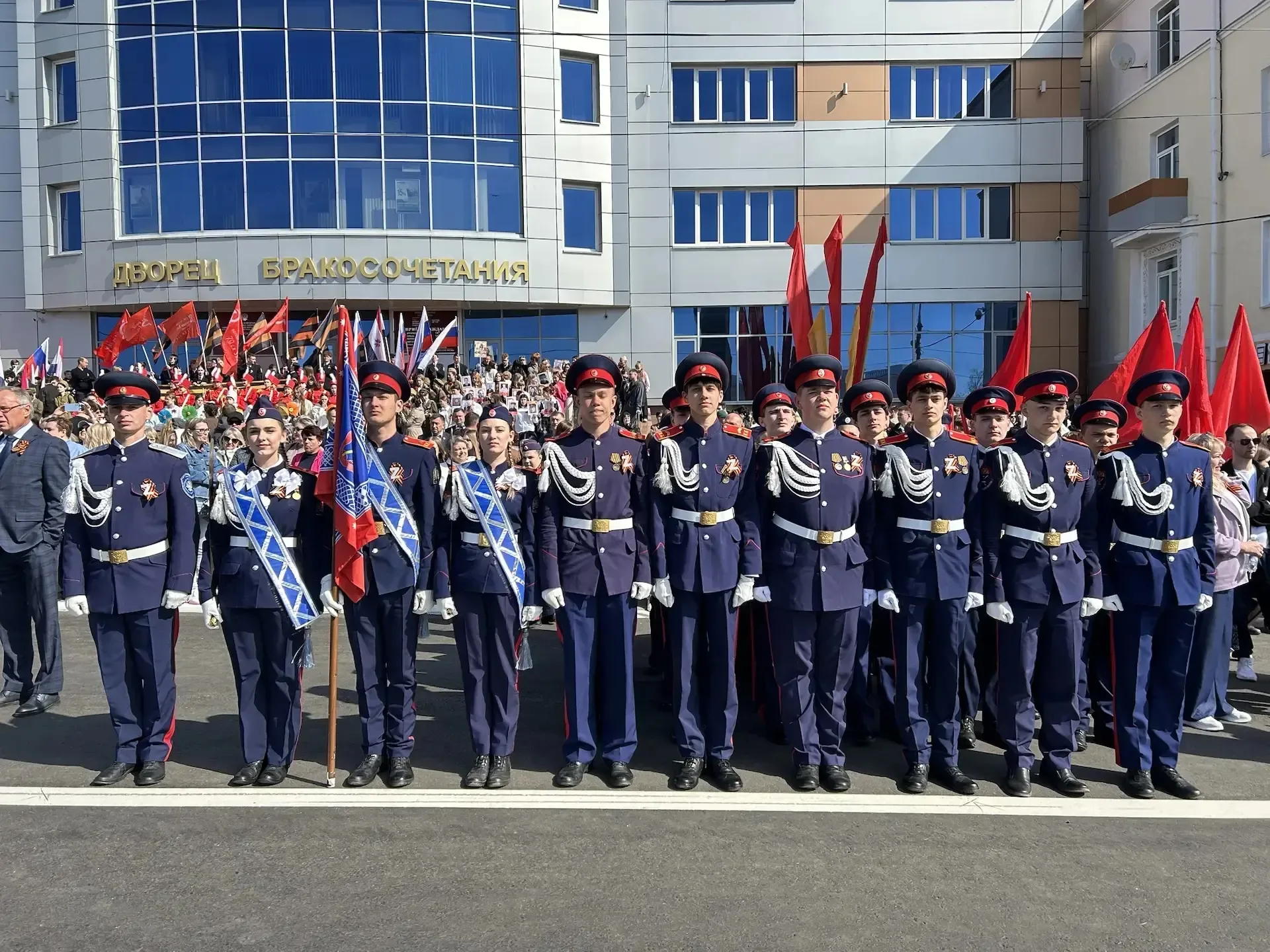 Кадеты школы №30 в строю Парада Победы на Советской площади!  Сегодня, 9 мая 2026 года, на главной п