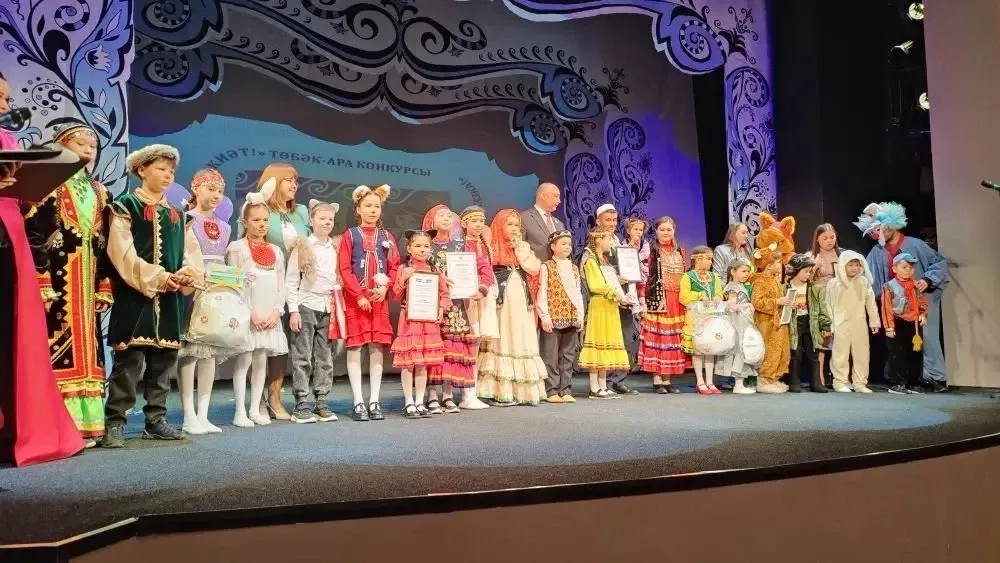 🎭15 май Өфөнөң Башҡорт дәүләт ҡурсаҡ театрында донъя халыҡтары әкиәттәрен Башҡортостан халыҡтары тел