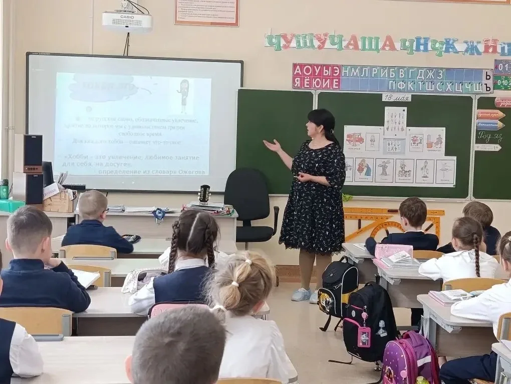 Сегодня в 1А классе прошёл урок, посвящённый поиску своих талантов.  Динара Даяновна, мама Асель Гал