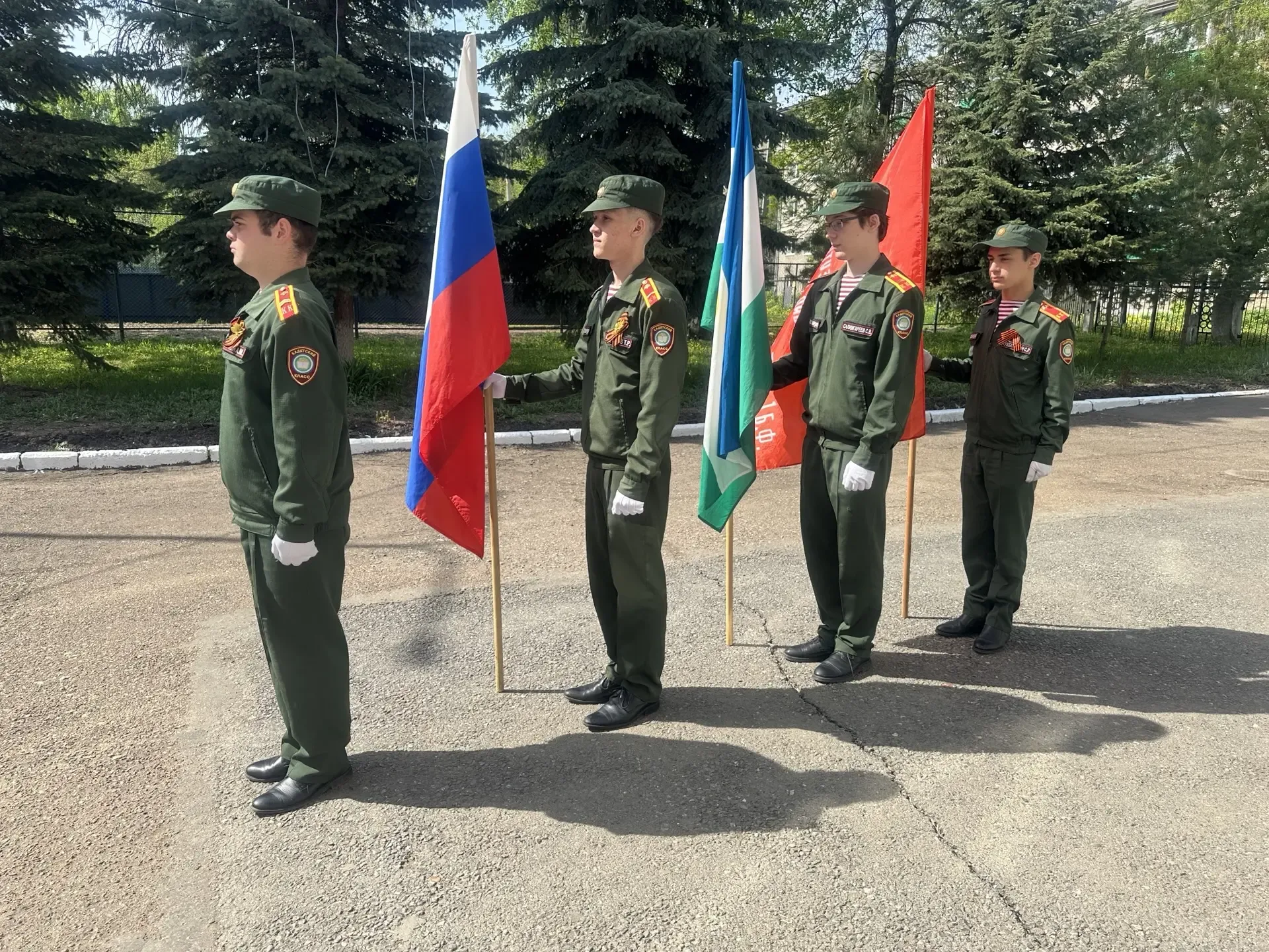 В нашем лицее состоялась торжественная линейка, посвященная Дню Победы. Это событие собрало учащихся