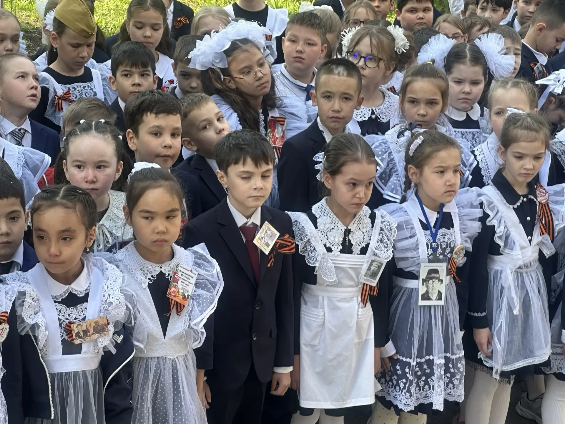 В нашем лицее состоялась торжественная линейка, посвященная Дню Победы. Это событие собрало учащихся