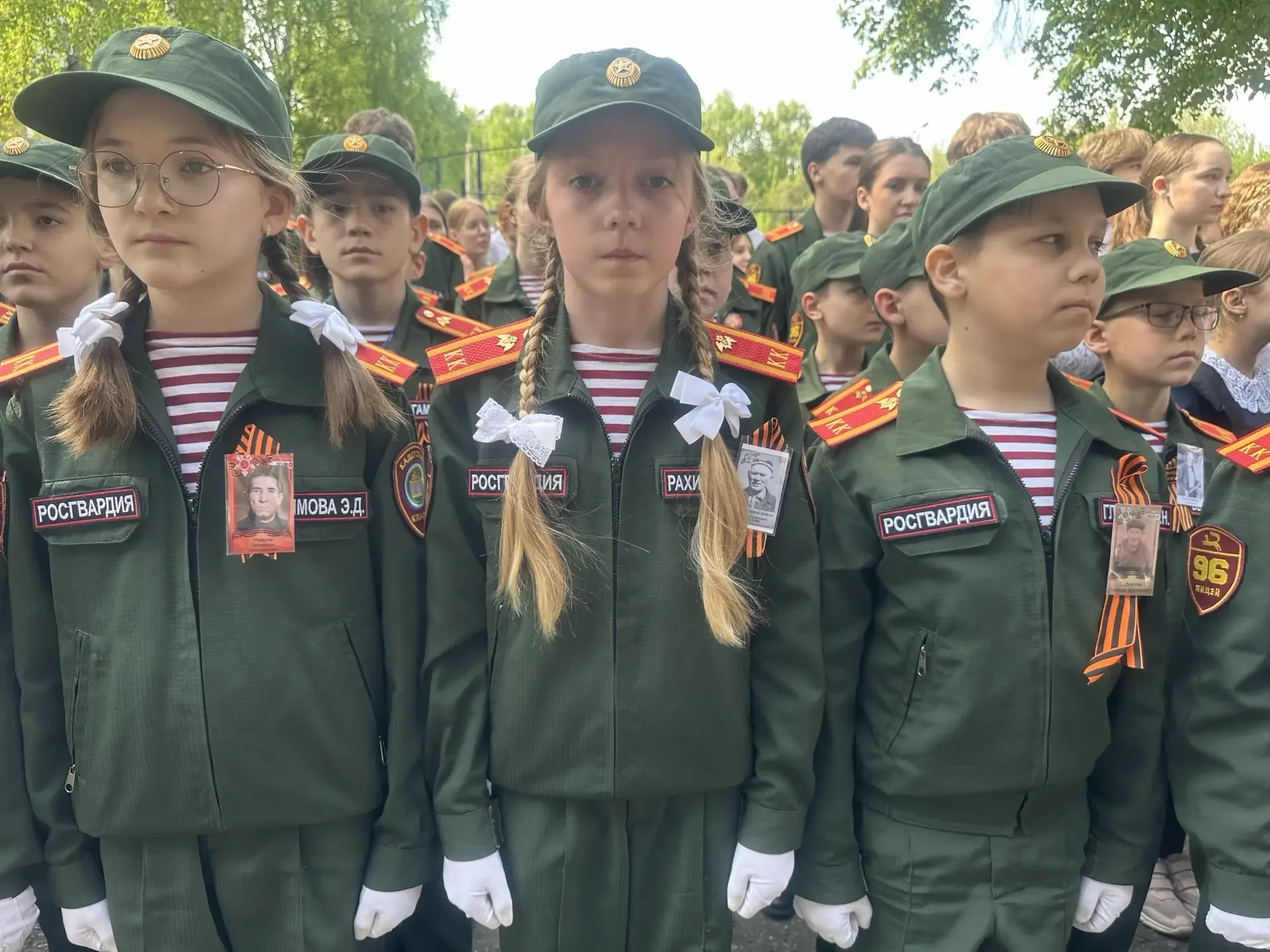 В нашем лицее состоялась торжественная линейка, посвященная Дню Победы. Это событие собрало учащихся