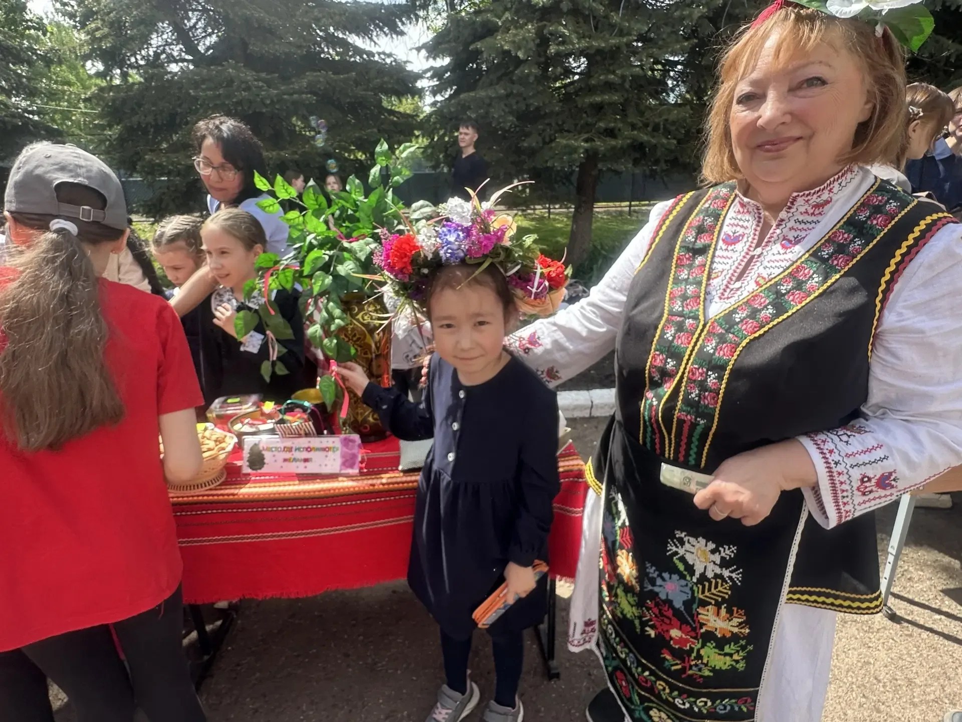 С радостью делимся впечатлениями о нашей замечательной школьной ярмарке, которая прошла сегодня с бо