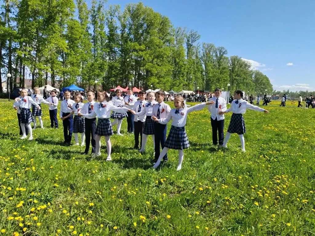 🎖️В рамках празднования Дня Победы в парке «Солнечный» состоялся концерт с традиционным «Вальсом Поб