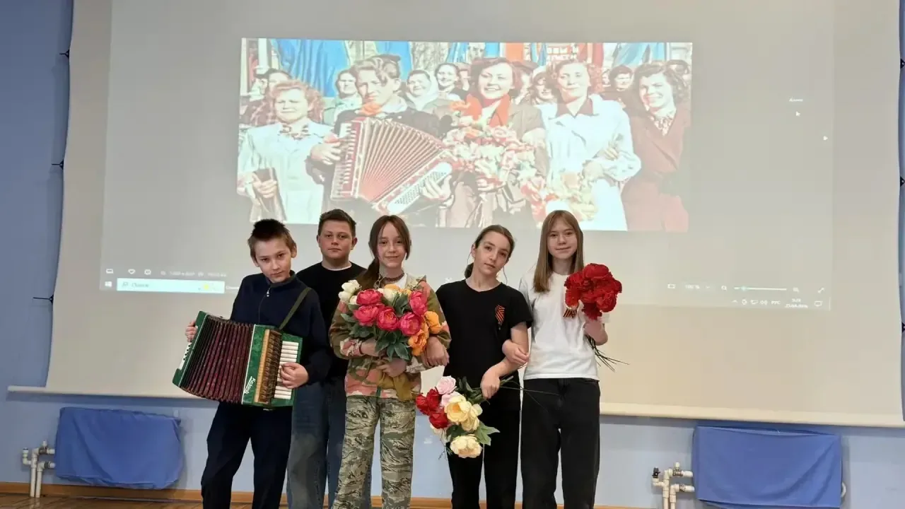 🌷 1 Мая: от советской демонстрации к весеннему празднику весны и труда!  🎈1 мая — день, который в СС