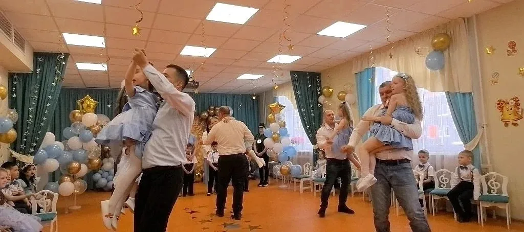 29 апреля в дошкольном отделении №3 состоялся яркий и запоминающийся праздник — «Звёздный выпускной»