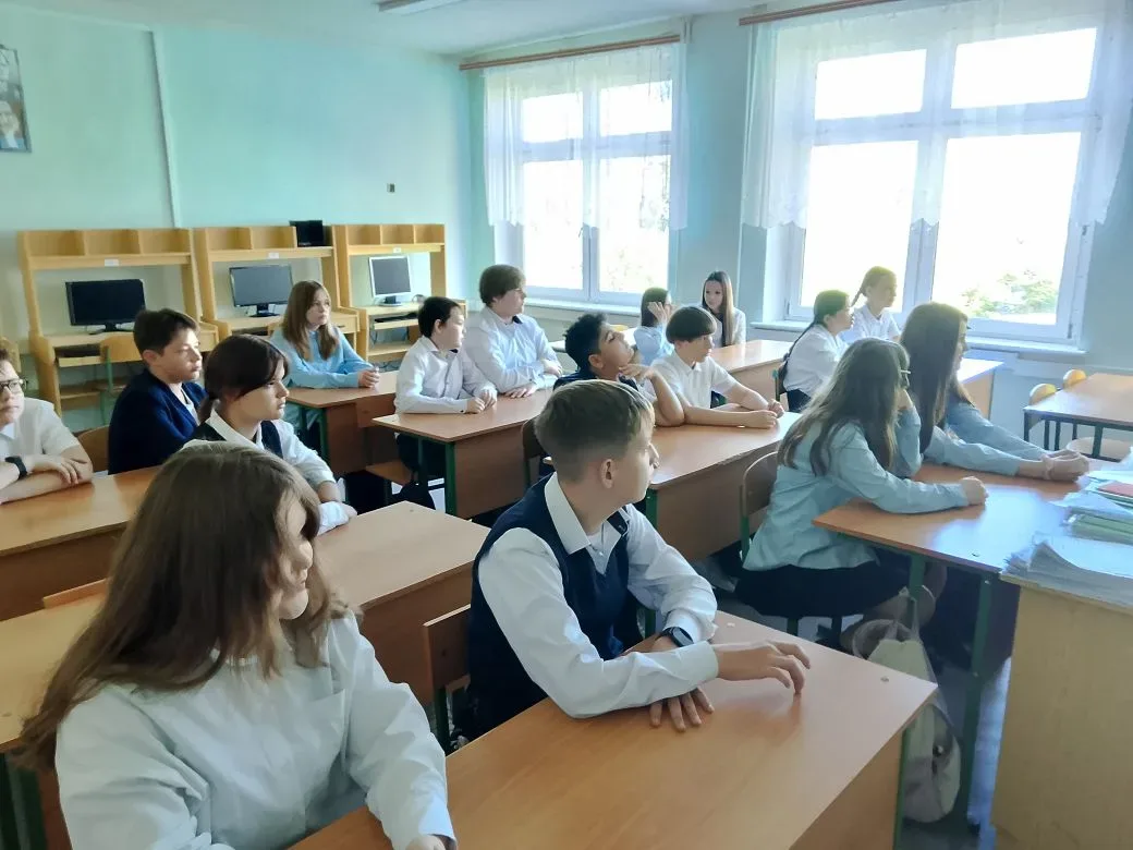 18 мая — Международный день музеев!   В преддверии этой даты в 6Г классе состоялась лекция от Россий