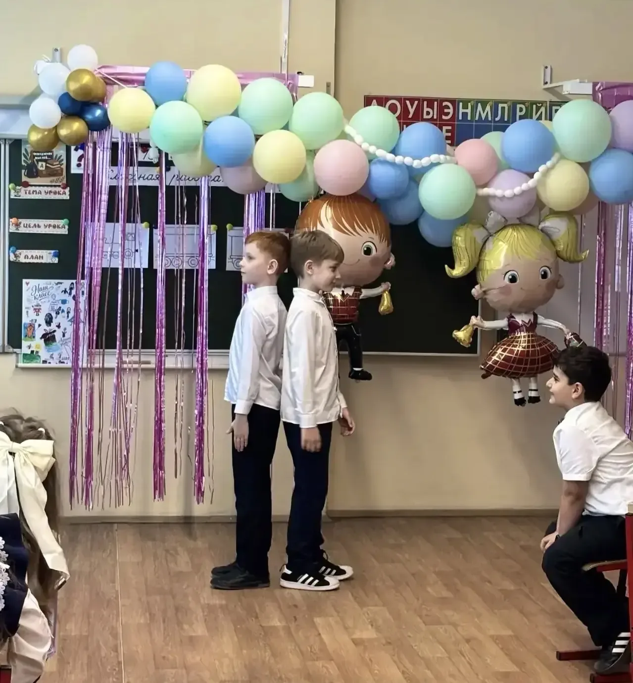 💢 Первый класс: важные моменты и первые успехи     Друзья! В 1 «М» классе прошёл праздник «Прощай, 1