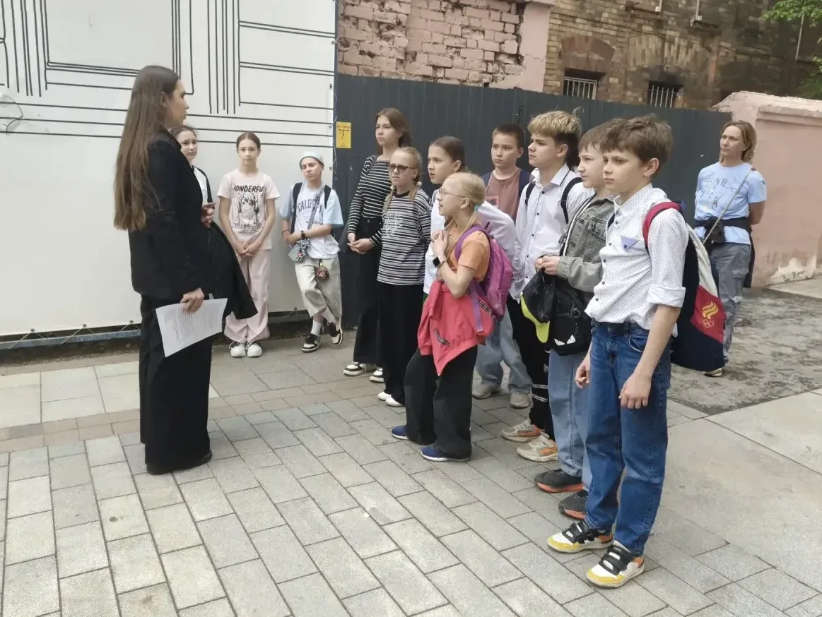💢 Экскурсия «Москва Есенинская»  🔶 Ученики 5 «В» класса посетили пешую экскурсию «Москва Есенинская»