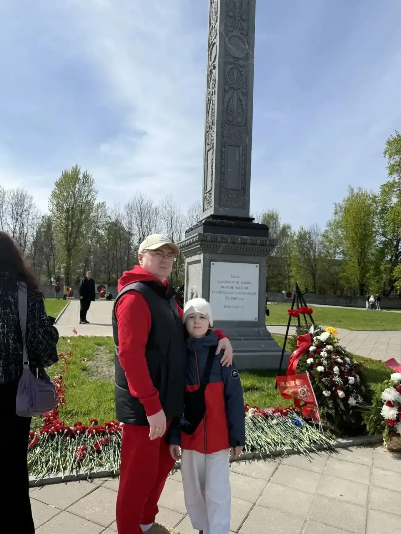 👏 Наши герои не только на войне, но и в мирное время!  Ученик 2А класса Влад Щапов достойно встретил