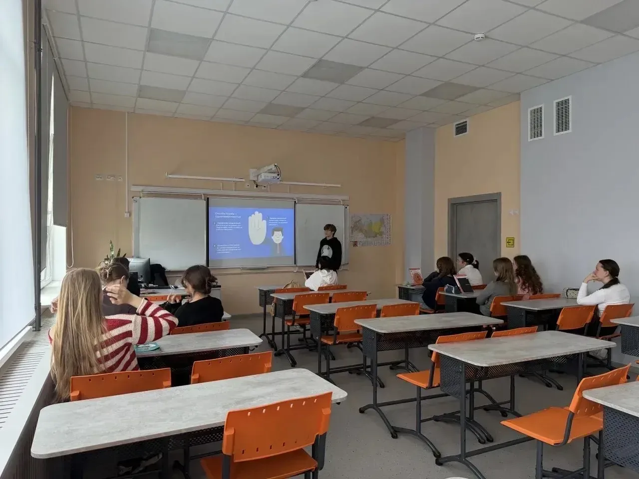 В нашей школе в рамках защиты проектов 9–11-х классов, учащиеся 9 «А» класса Крыканов Георгий и Кова