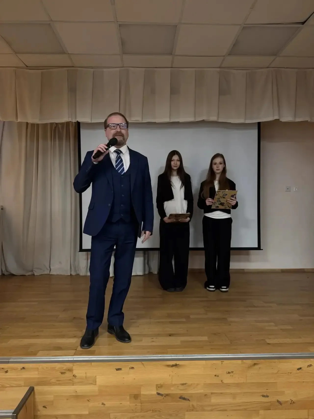 🎉 Состоялось награждение 4-го открытого городского фестиваля «Невский Лайфхакинг»!🎉  Наша школа с го